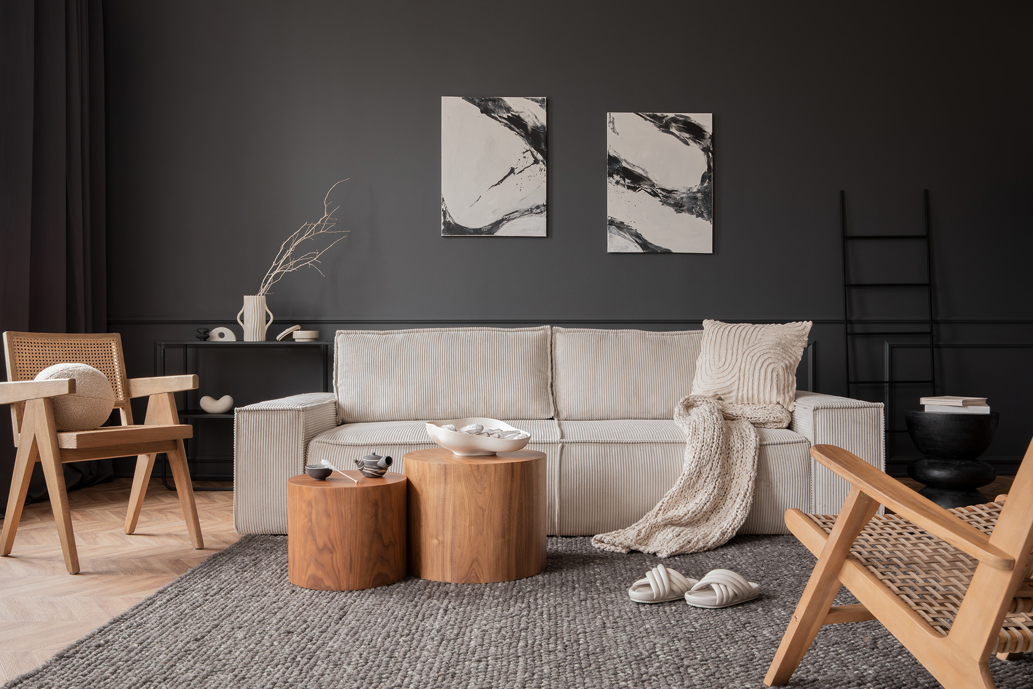 ­How to keep things classy & timeless with a black colour scheme